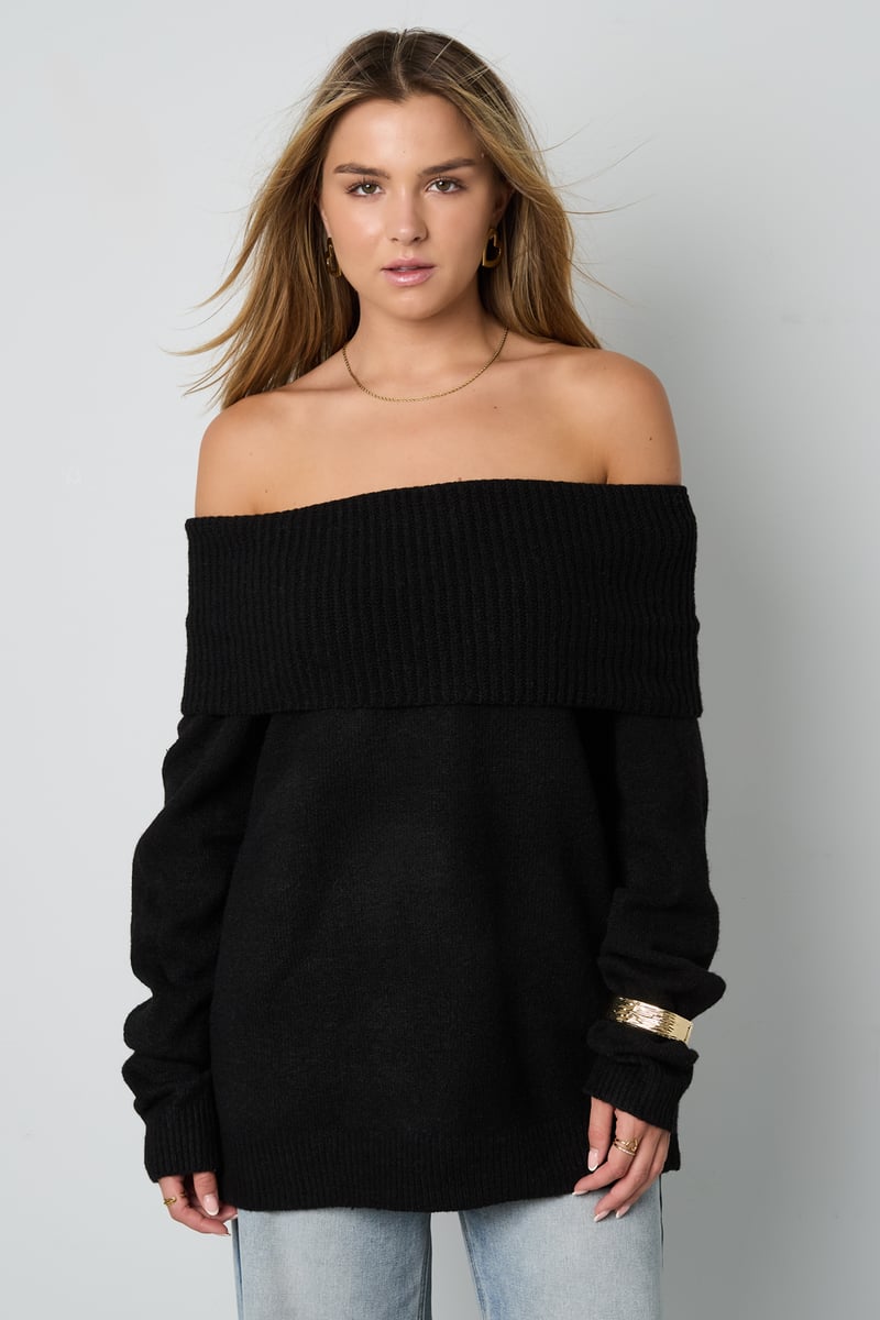 Off the shoulder basic trui