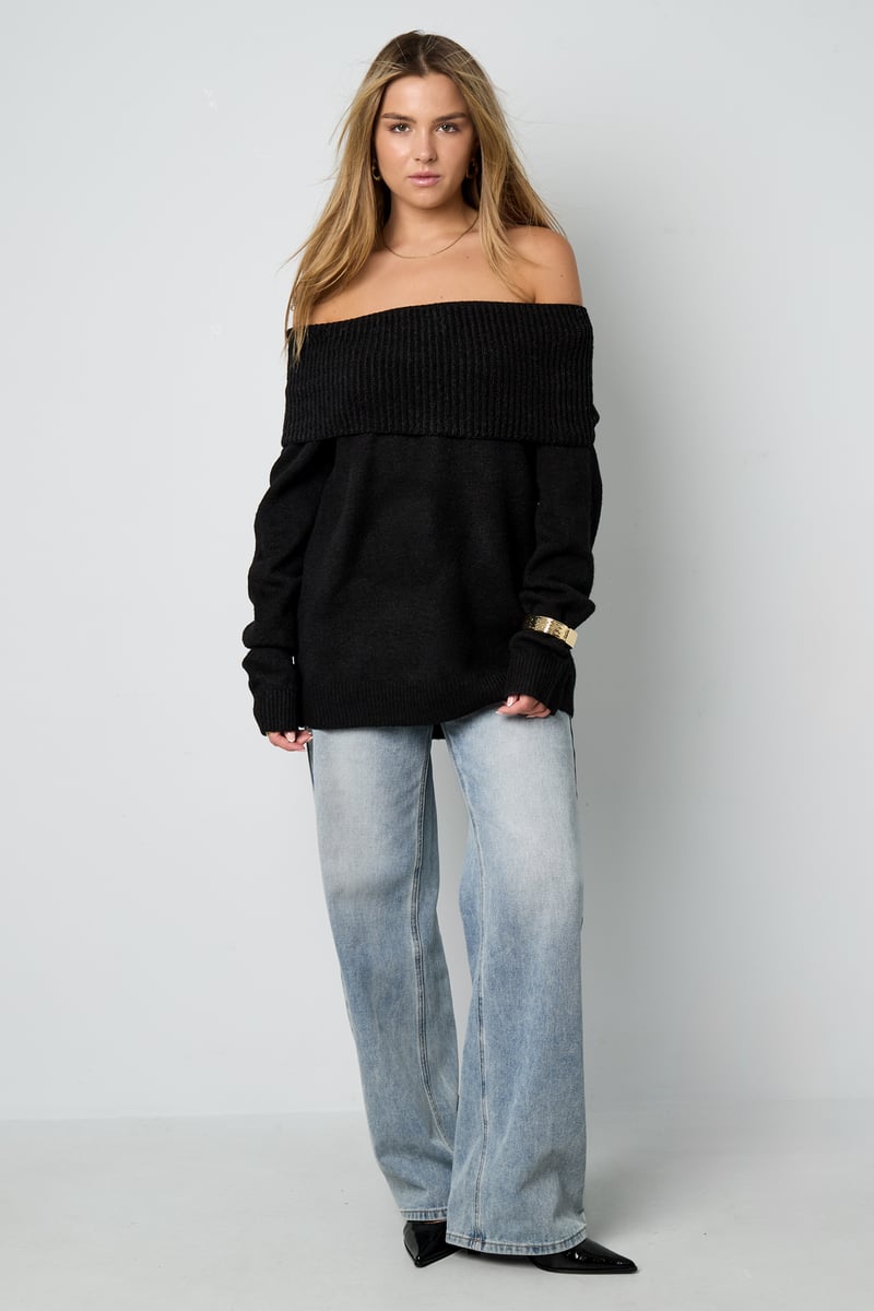 Off the shoulder basic trui